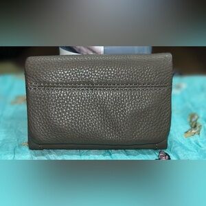 HOBO GO Trifold Wallet Grey Pebbled Leather Compact ID Window Snap Closure Boho